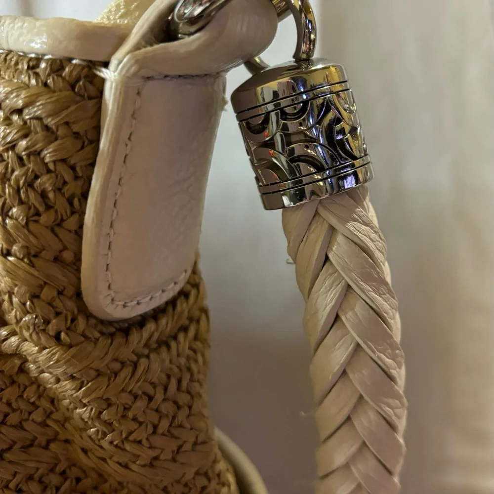 **Brighten your bag, white straw organizer - Picture 6 of 8